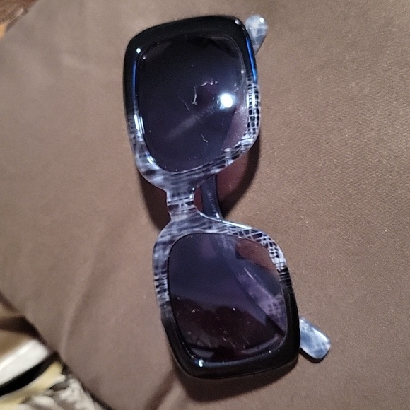 Black & Grey Square Sunglasses 👓 - Picture 9 of 12